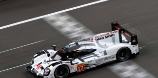 Porsche pursues 2015 WEC LMP1 drivers’ title Porsche pursues 2015 WEC LMP1 drivers’ title: 919 across finish line ahead of 2015 Bahrain. Credit: Porsche AG