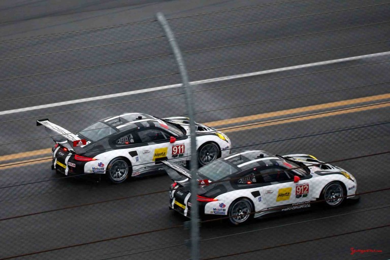 2016 911 & 912 at 2016 Daytona Roar, side-by-side on track. Credit: Porsche AG