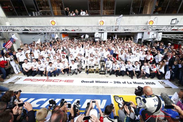 Porsche garners 18th overall win at 84th Le Mans 2016: 18th Victory group photo. Credit: PAG