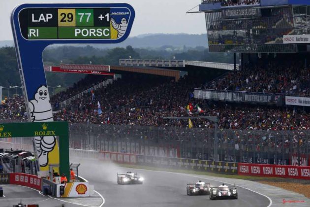 Porsche garners 18th overall win at 84th Le Mans 2016: Porsche-Team (1) and Porsche Team (2) on track. Credit: Porsche AG