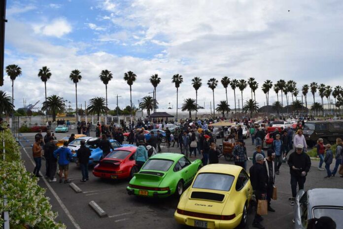 Luftgekuhlt unveils AirWater venue - depicted here at Luft San Pedro are 911s seen from behind with palms in b.g. Credit: StuttgartDNA