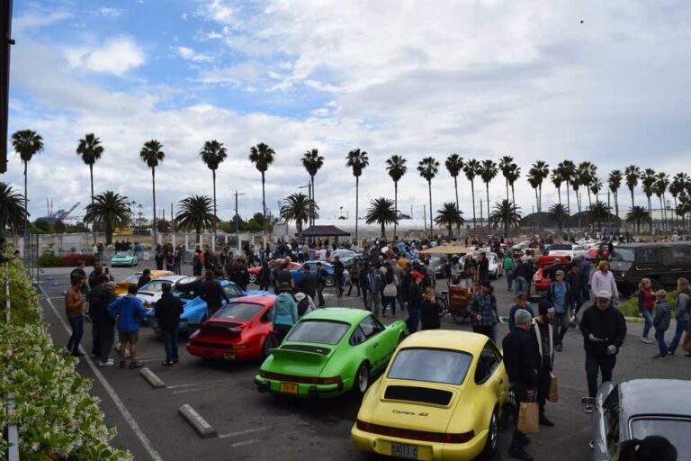 Luftgekuhlt unveils AirWater venue - depicted here at Luft San Pedro are 911s seen from behind with palms in b.g. Credit: StuttgartDNA