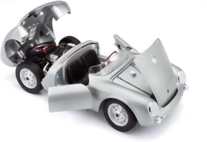 Maisto 1:18 Scale Porsche 550A Spyder Diecast. Credit: Amazon
