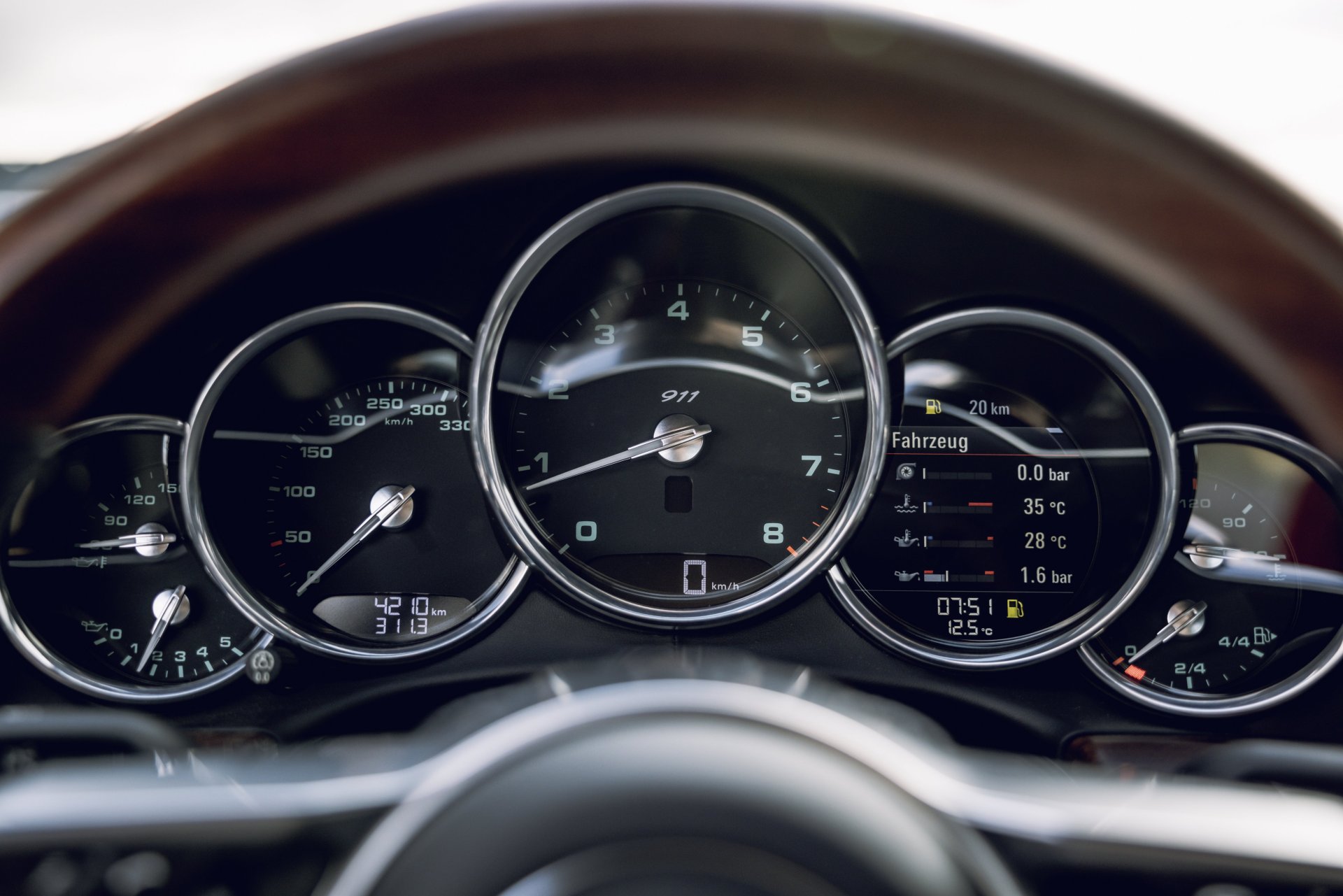991.1-Gen Porsche 911 Buyer Guide: Pictured here is a 991.1 instrument cluster. Credit: Porsche AG
