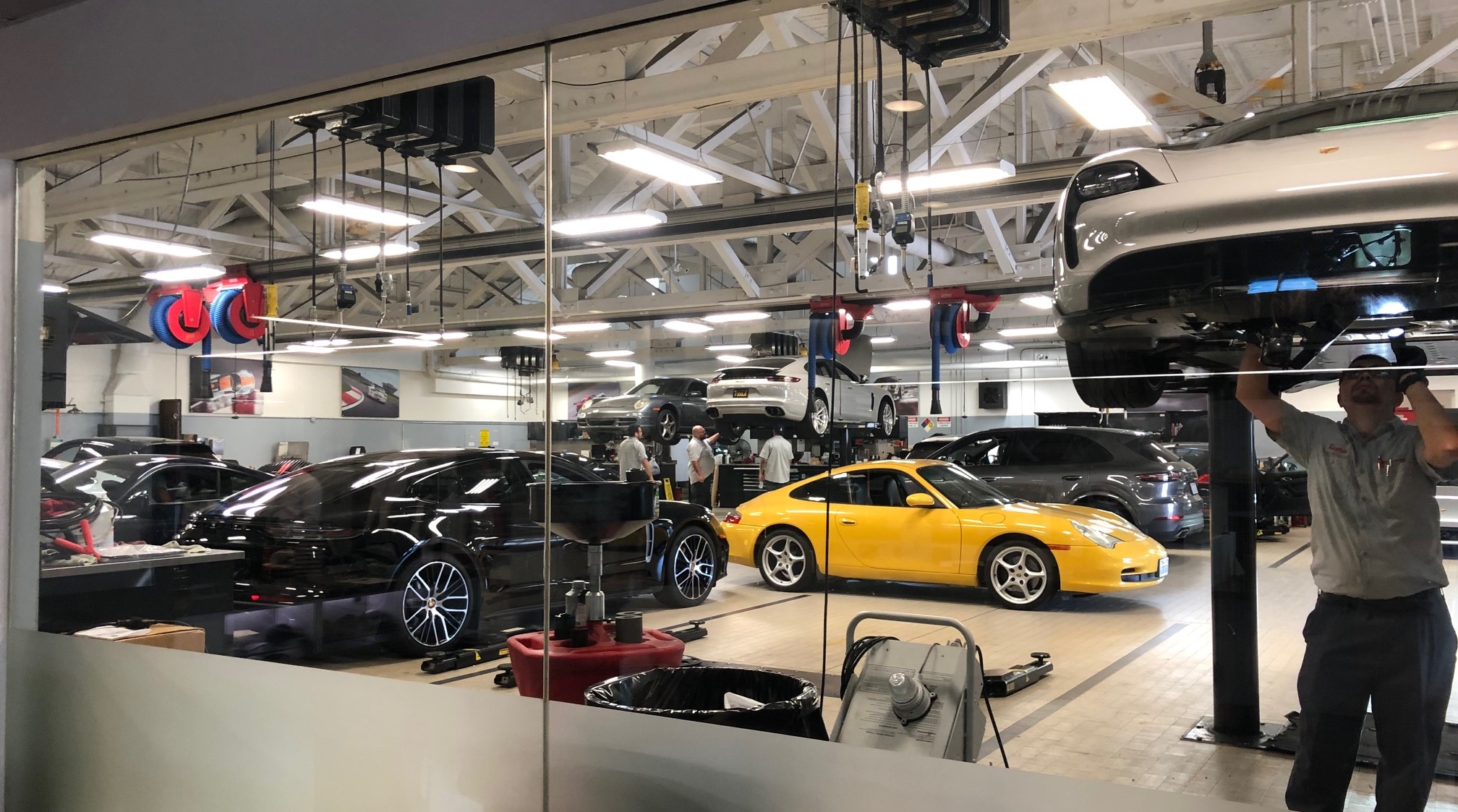991.1 Buyer Guide: PPI featured image - a Porsche Service Dept. is pictured. Credit: Stuttgart DNA